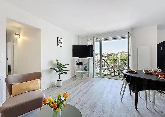 Les Roches By Interhome Pornic