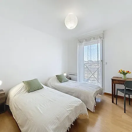 公寓 Les Roches By Interhome