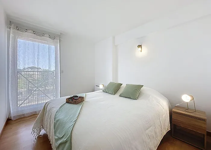 Les Roches By Interhome Pornic